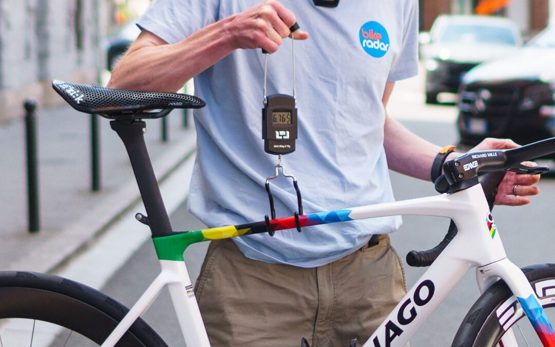 Del Toro’s Colnago V5Rs swap explains Tour stage bike split
