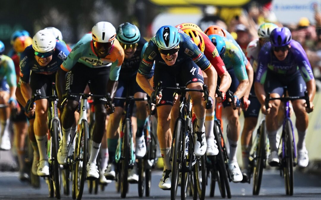Tim Merlier wins Bordeaux sprint with late Tour de France surge