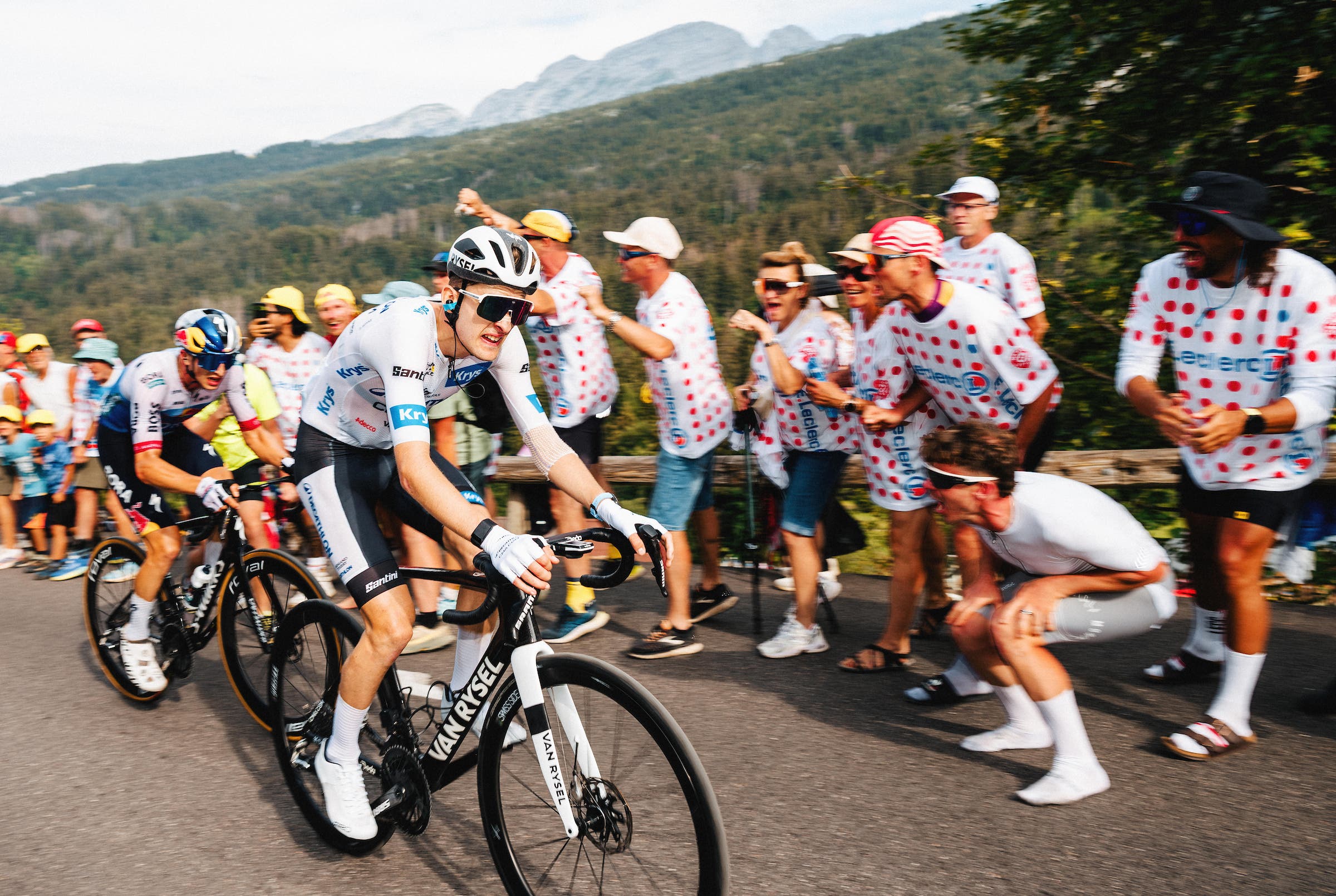 Tour podium battle - Image from source article