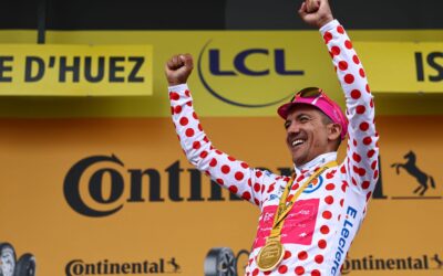 Richard Carapaz seals polka dots with Alpe d’Huez victory