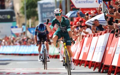 Van Aert takes Vuelta stage 13 after late attack in Loja